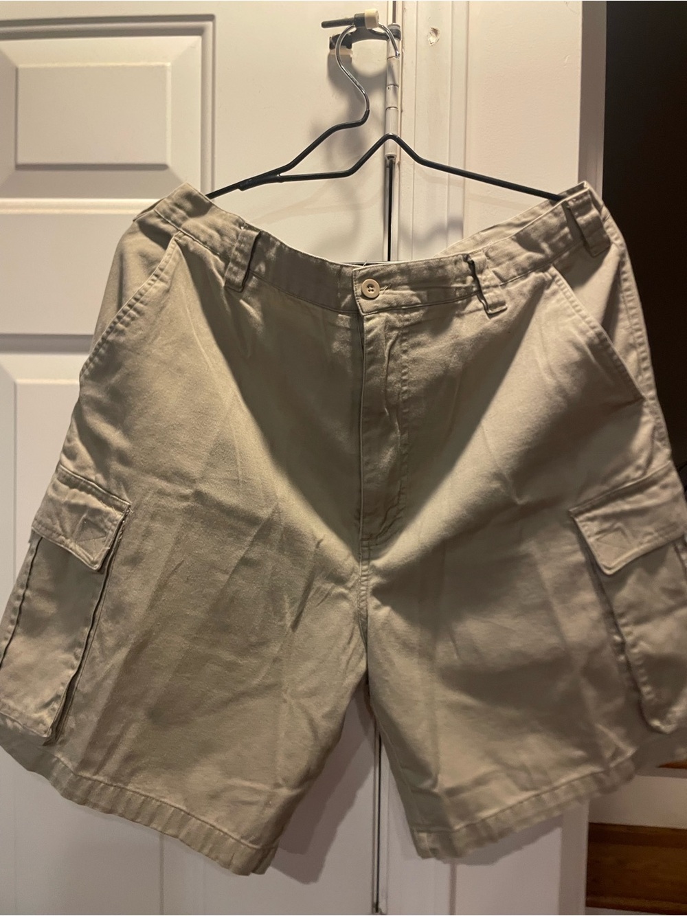 Men's Cargo Shorts in Khaki - Versatile Everyday Wear